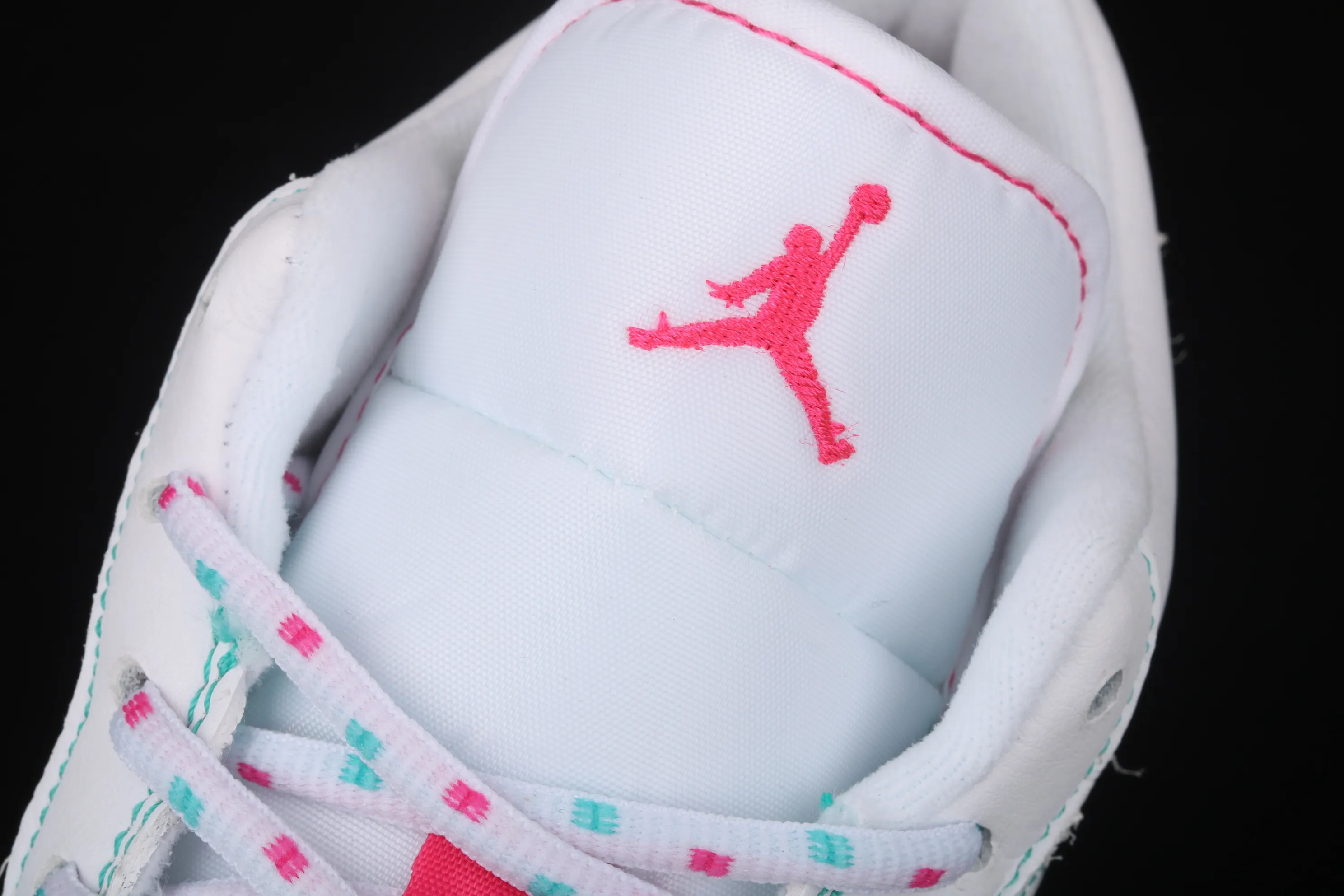 All categories Air Jordan Jordan series basketball shoes Air Jordan 1 Low Air Jordan 1 Low GS "Pink" AJ1 Joe 1 low top pink and white 554723-101